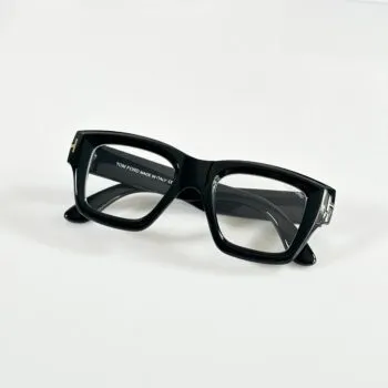 Stylish Black Frame Eyewear – Model 184