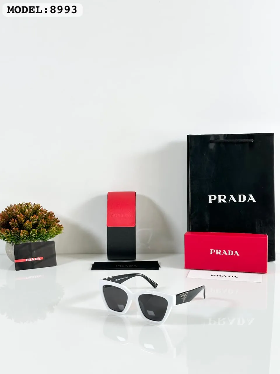 Chic White Black Women’s Sunglasses – Model 8993 (3) Chic White Black Women’s Sunglasses – Model 8993