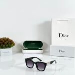 Elegant Women’s Black Oversized Sunglasses – Model 5535 DC (3)