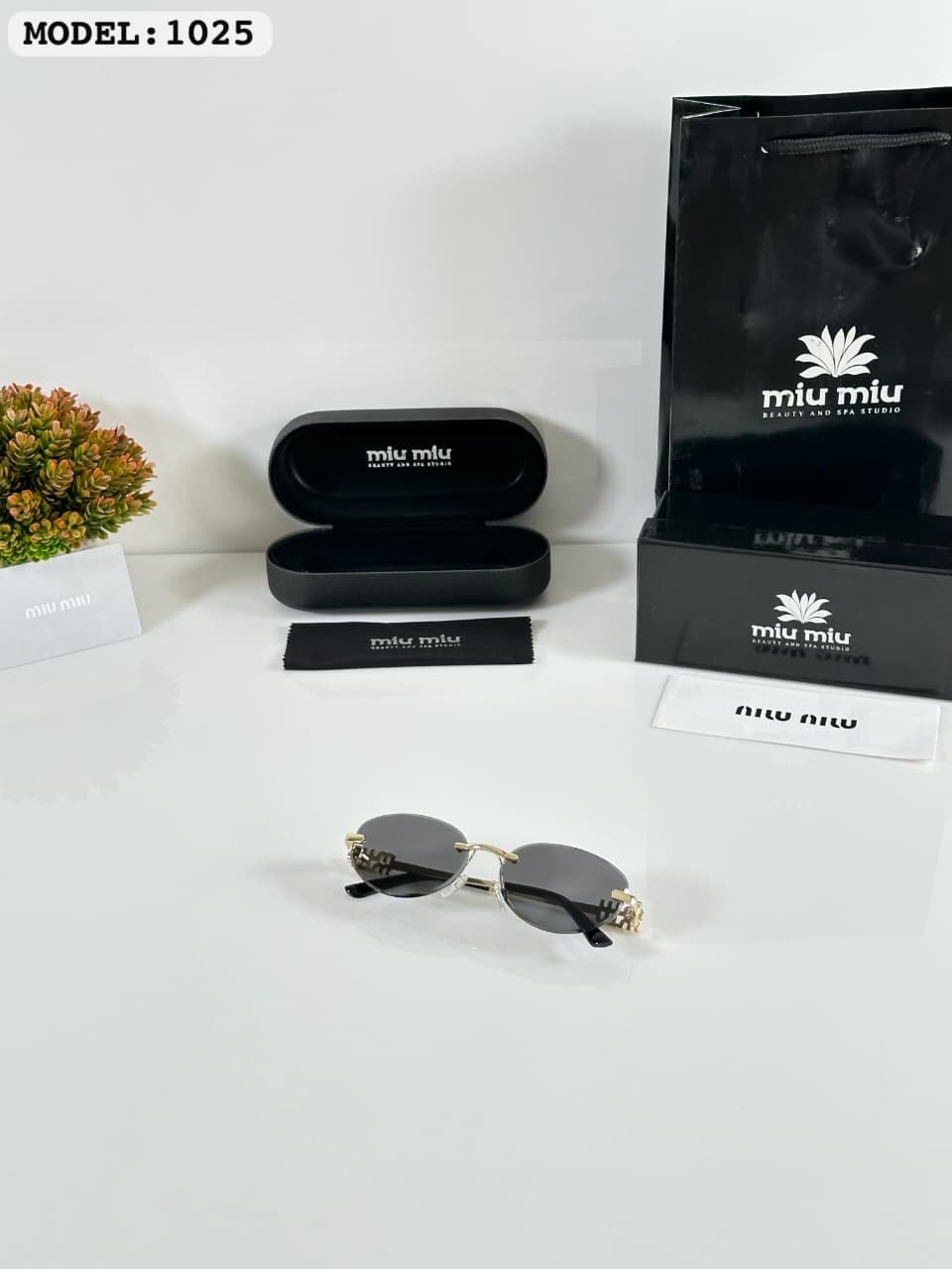 Premium Gold Rimless Oval Sunglasses (2) Premium Gold Rimless Oval Sunglasses – Women's Luxury Edition