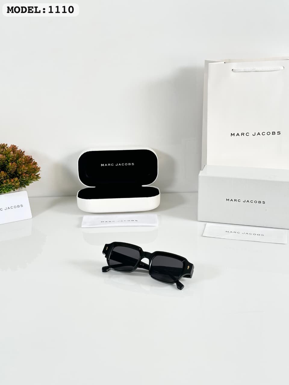 Premium Oval Sunglasses (3) Premium Oval Sunglasses – Boys' Black Edition