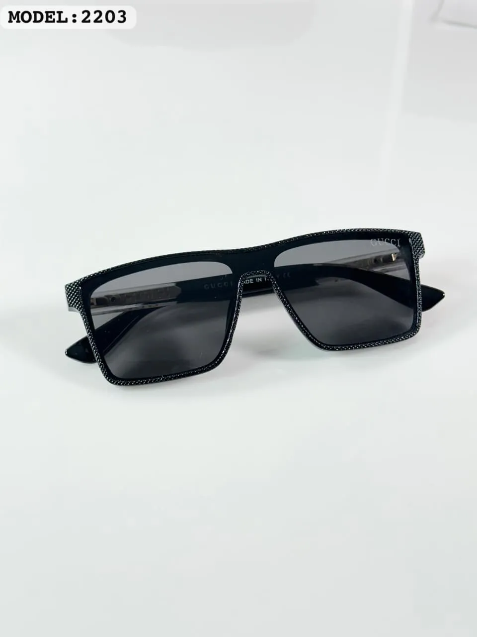 Premium Black Oval Sunglasses (2) Premium Black Oval Sunglasses – Classic Unisex Edition