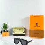 Noir Icon Oval Sunglasses – Premium Black Everyday Eyewear (2)