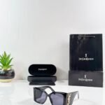 Black Square Sunglasses – Gold Accent Style (2)