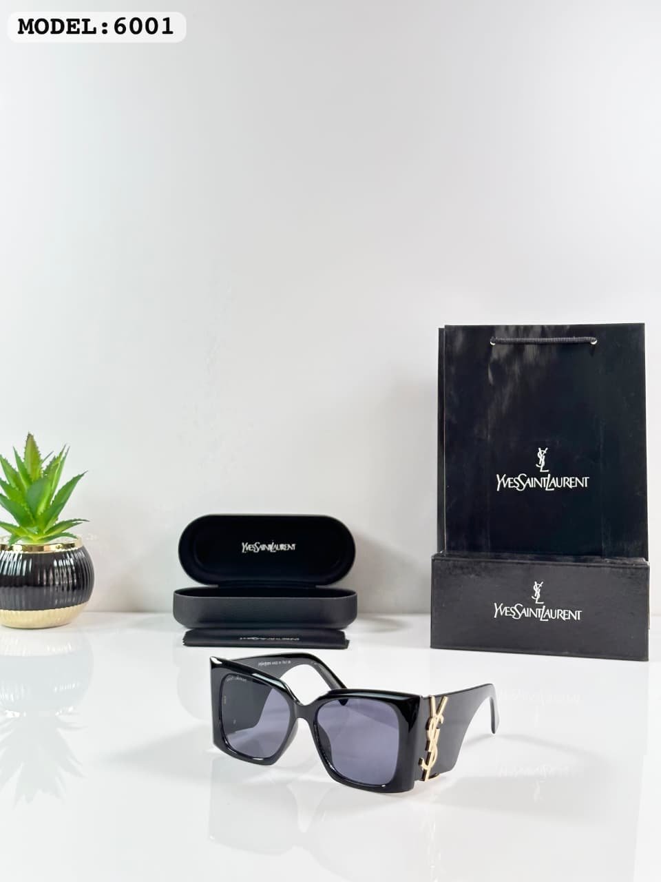 Black Square Sunglasses – Gold Accent Style (1) Black Square Sunglasses – Gold Accent Style