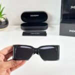 Black Square Sunglasses – Gold Accent Style (2)