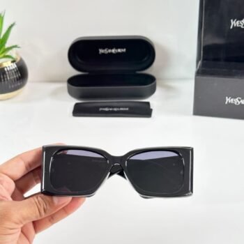 Black Square Sunglasses – Gold Accent Style